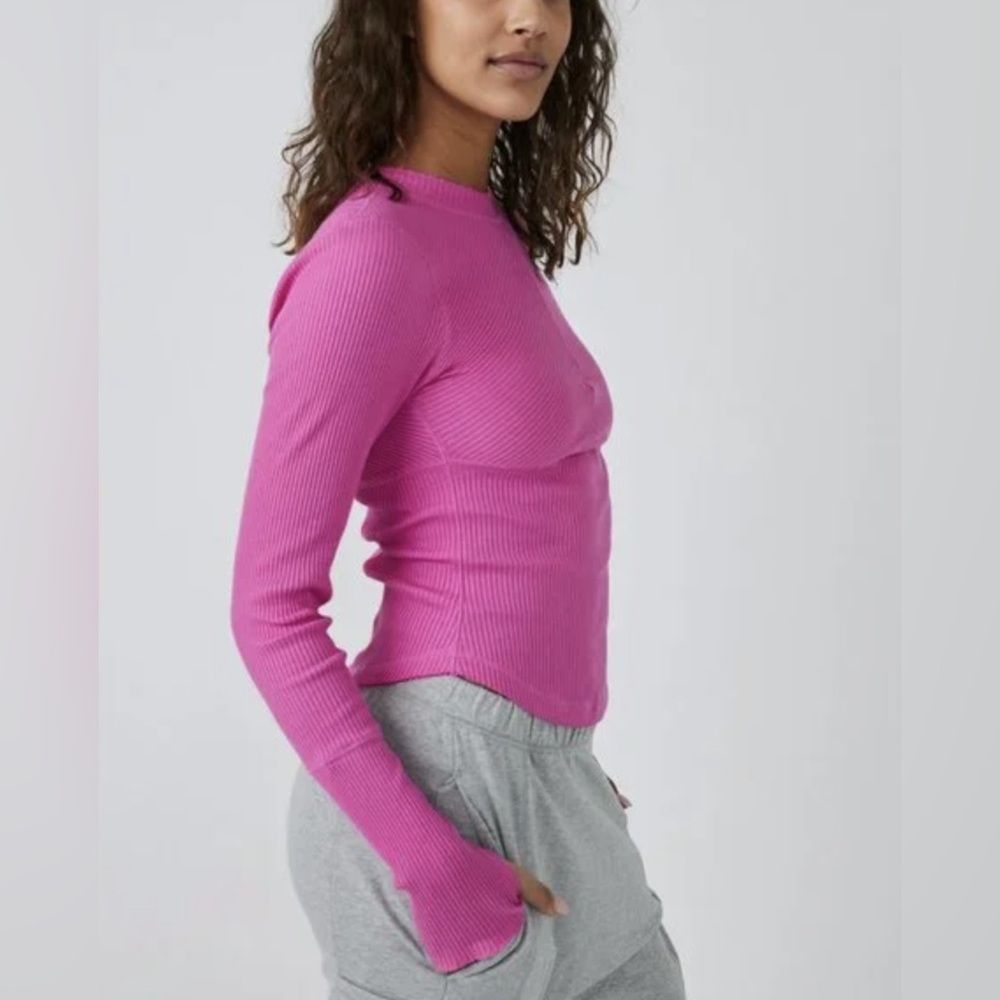 NWOT Free People Movement Laura Mock Neck Ribbed Top in Fuchsia Fizz size XS - Picture 4 of 12
